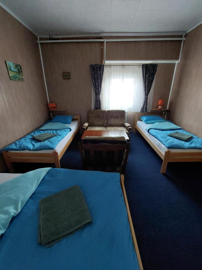 Hostel Suzzzy Novska 外观 照片
