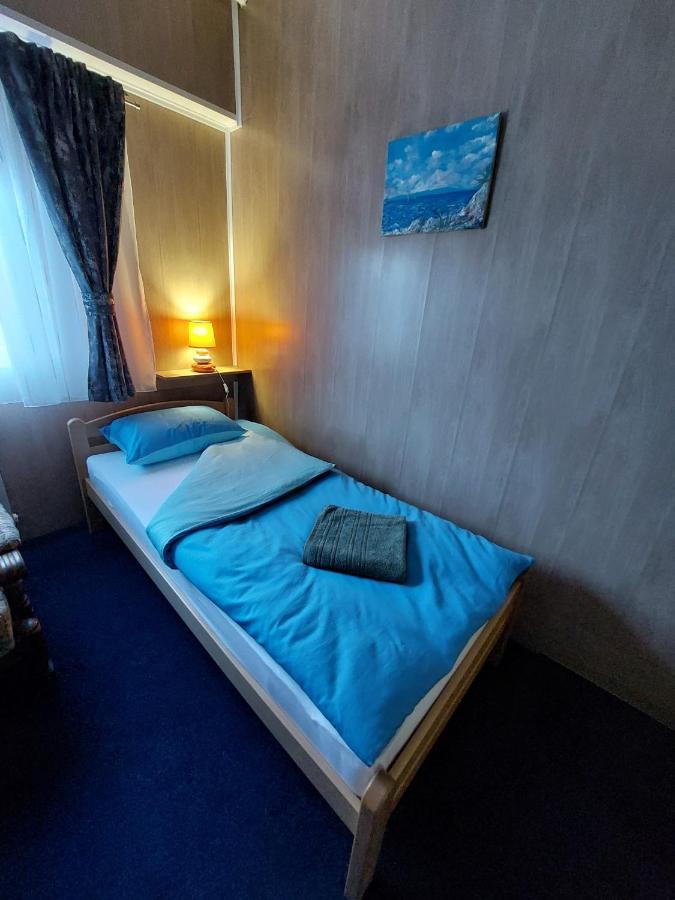 Hostel Suzzzy Novska 外观 照片