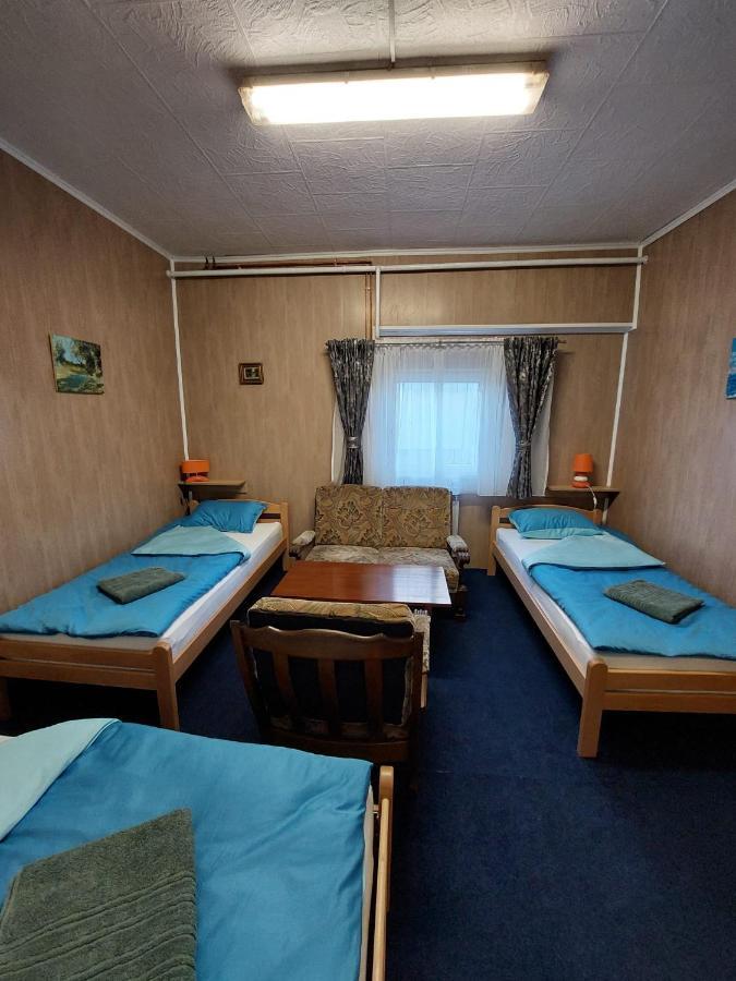 Hostel Suzzzy Novska 外观 照片