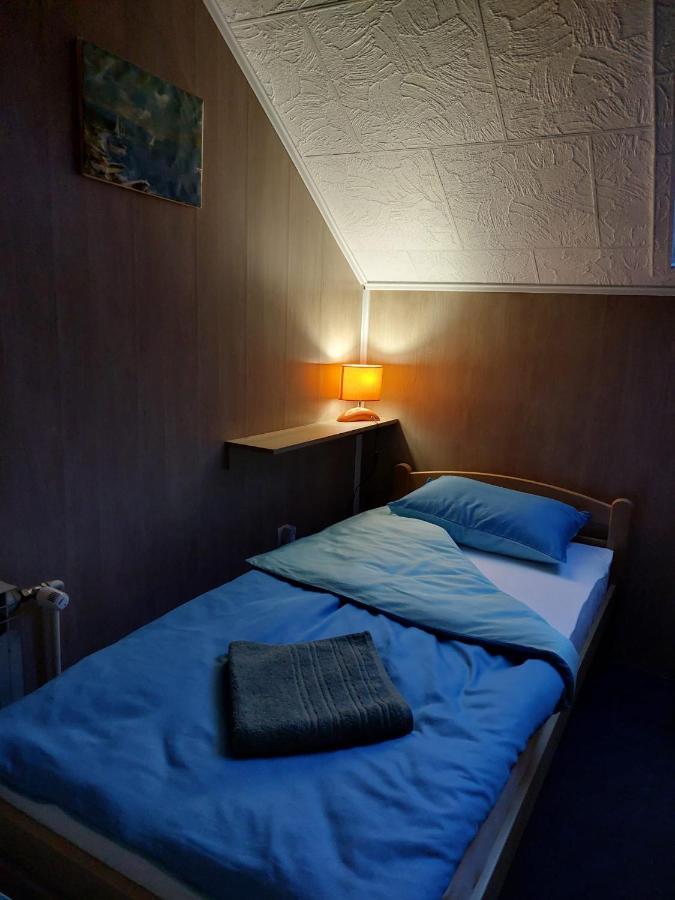Hostel Suzzzy Novska 外观 照片