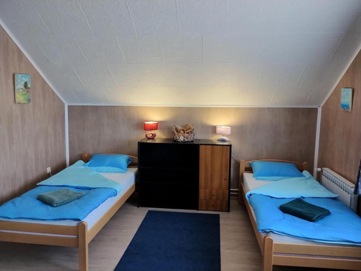 Hostel Suzzzy Novska 外观 照片
