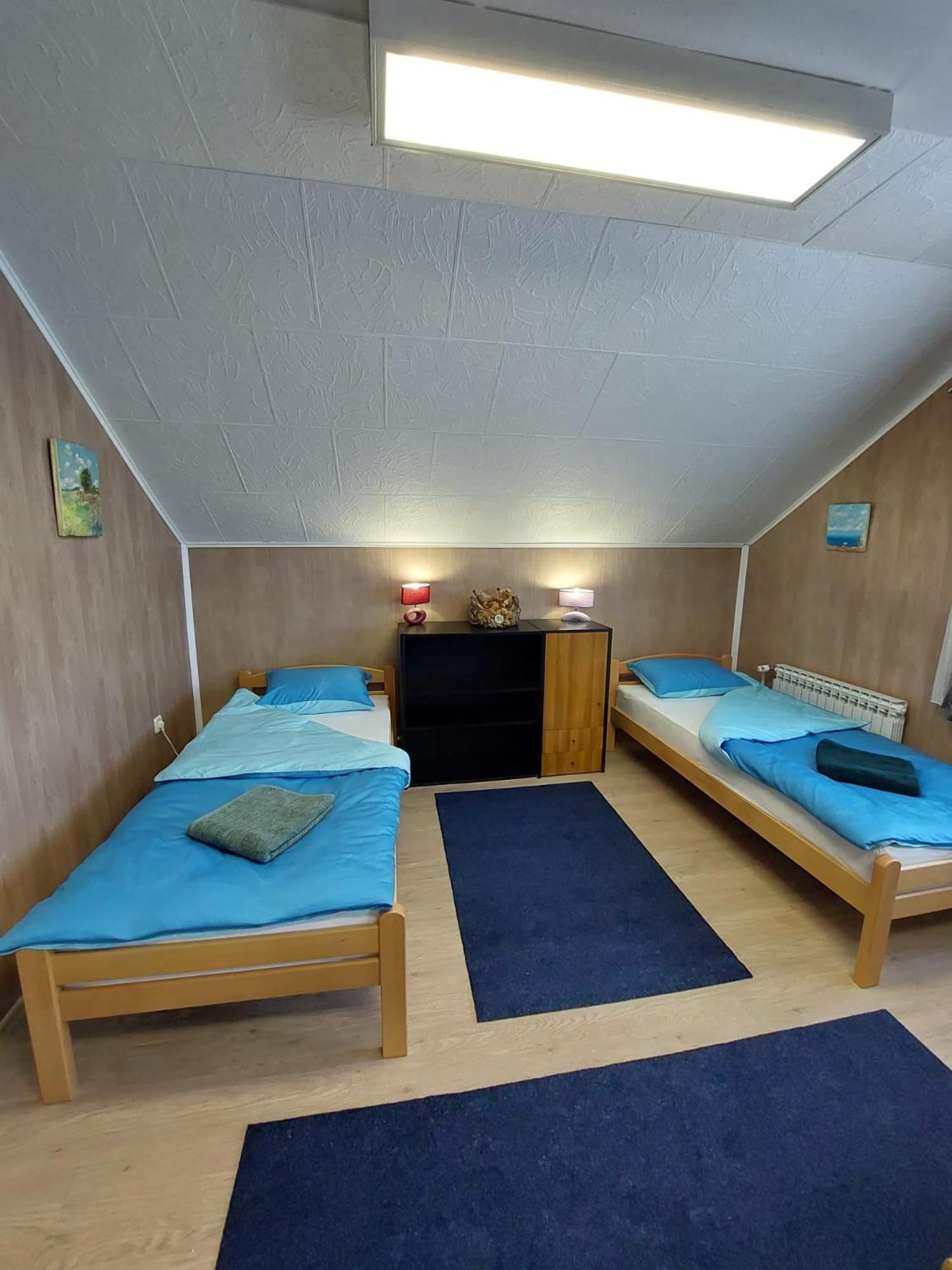 Hostel Suzzzy Novska 外观 照片