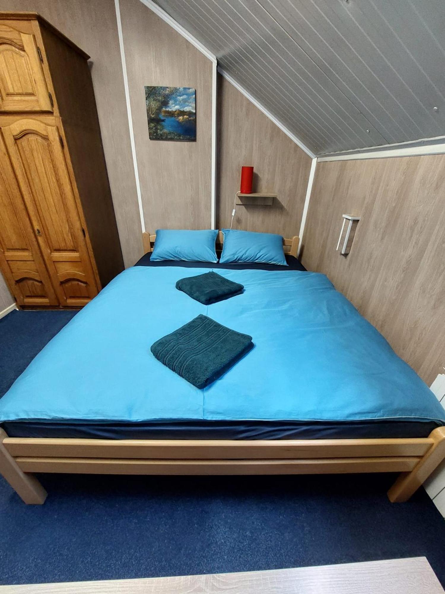 Hostel Suzzzy Novska 外观 照片